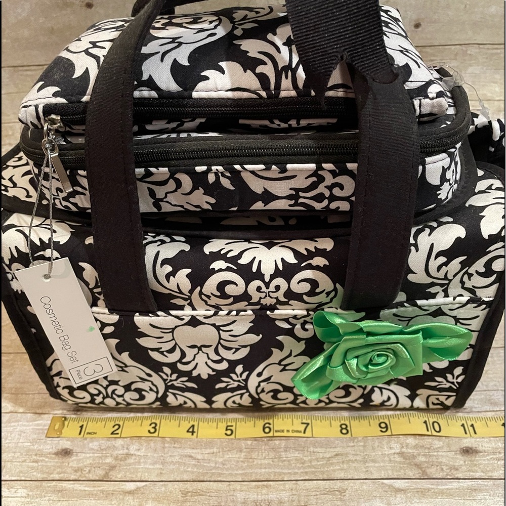 Host Pick! New With Tags 3 Makeup Bag Set by Sheffield Home - Picture 4 of 8